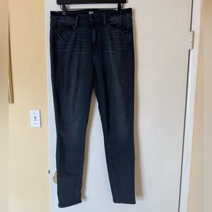 PAIGE jeans - size 32 - Skinny - EUC
